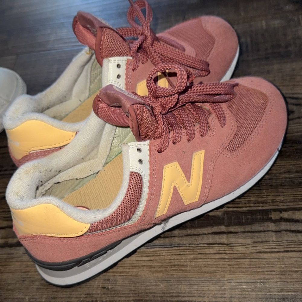 Blush / mauve new balance